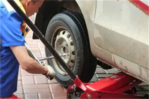 云岩区附近拖车24小时服务热线电话