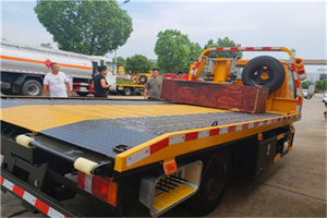 云岩区附近拖车电话号码服务