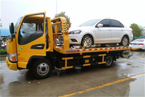 云岩区附近拖车救援24小时服务热线