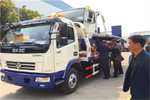 云岩区汽车道路救援拖车价格